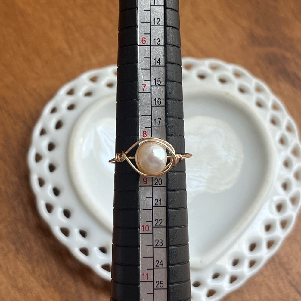 Genuine white freshwater pearl gold tarnish resistant women’s Ring size 8.5 - Picture 6 of 7